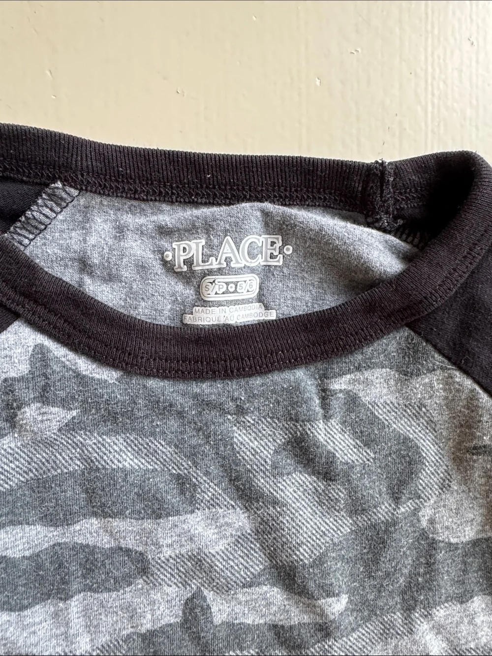 The Children's Place Gray Camo Raglan Long Sleeve Shirt with Black Sleeves